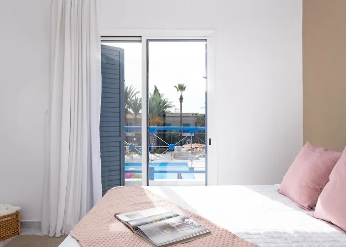 Nephele-Stylish 2Bd Townhouse In Kato Paphos